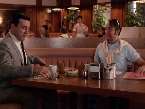 Still of Jon Hamm and Vincent Kartheiser in MAD MEN. Reklamos vilkai (2007)