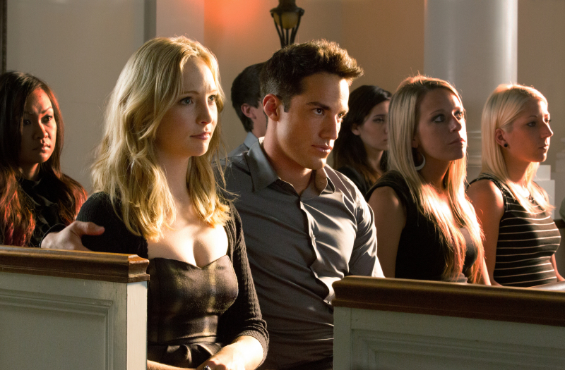 Still of Michael Trevino and Candice King in Vampyro dienorasciai (2009)