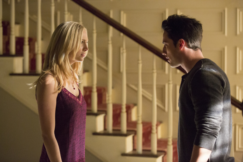 Still of Michael Trevino and Candice King in Vampyro dienorasciai (2009)