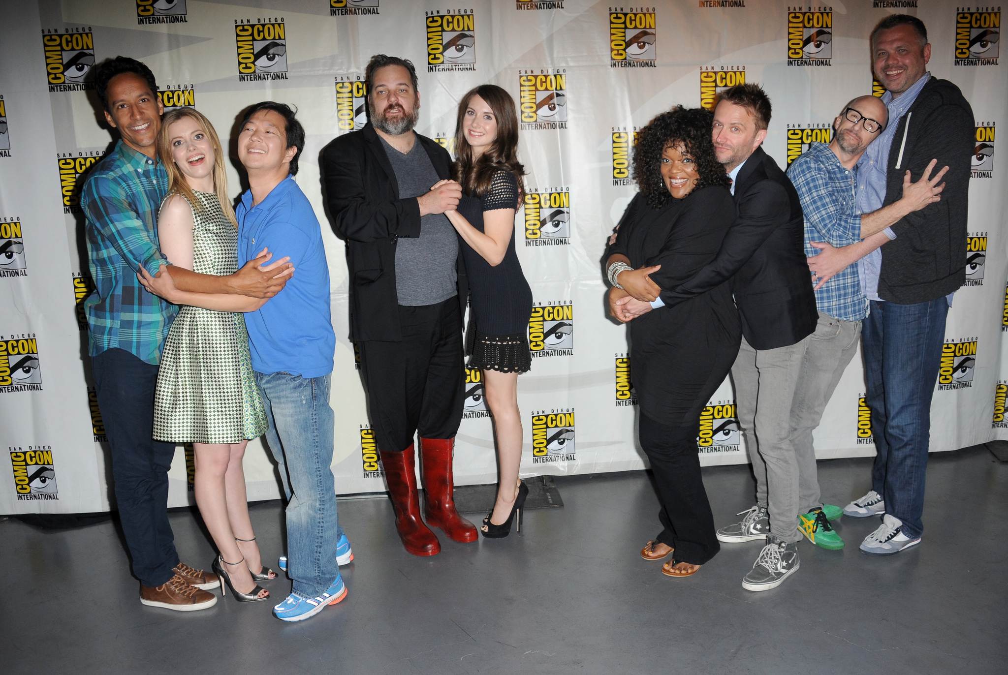 Ken Jeong, Chris McKenna, Yvette Nicole Brown, Dan Harmon, Alison Brie, Gillian Jacobs and Danny Pudi at event of Community (2009)