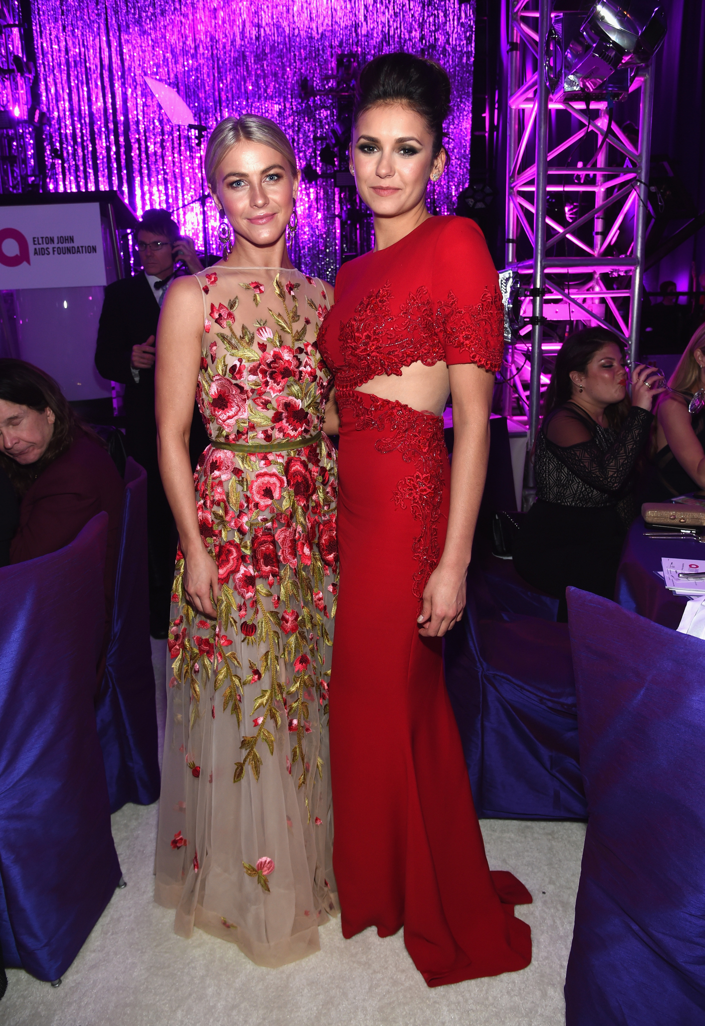 Nina Dobrev and Julianne Hough at event of The Oscars (2015)