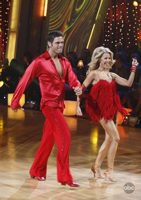 Still of Julianne Hough and Chuck Wicks in Dancing with the Stars (2005)