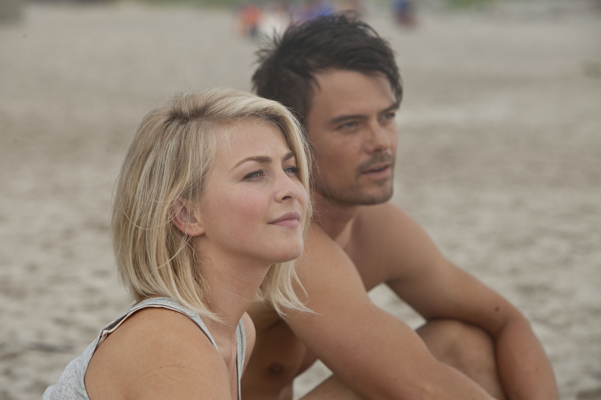 Still of Josh Duhamel and Julianne Hough in Saugus prieglobstis (2013)