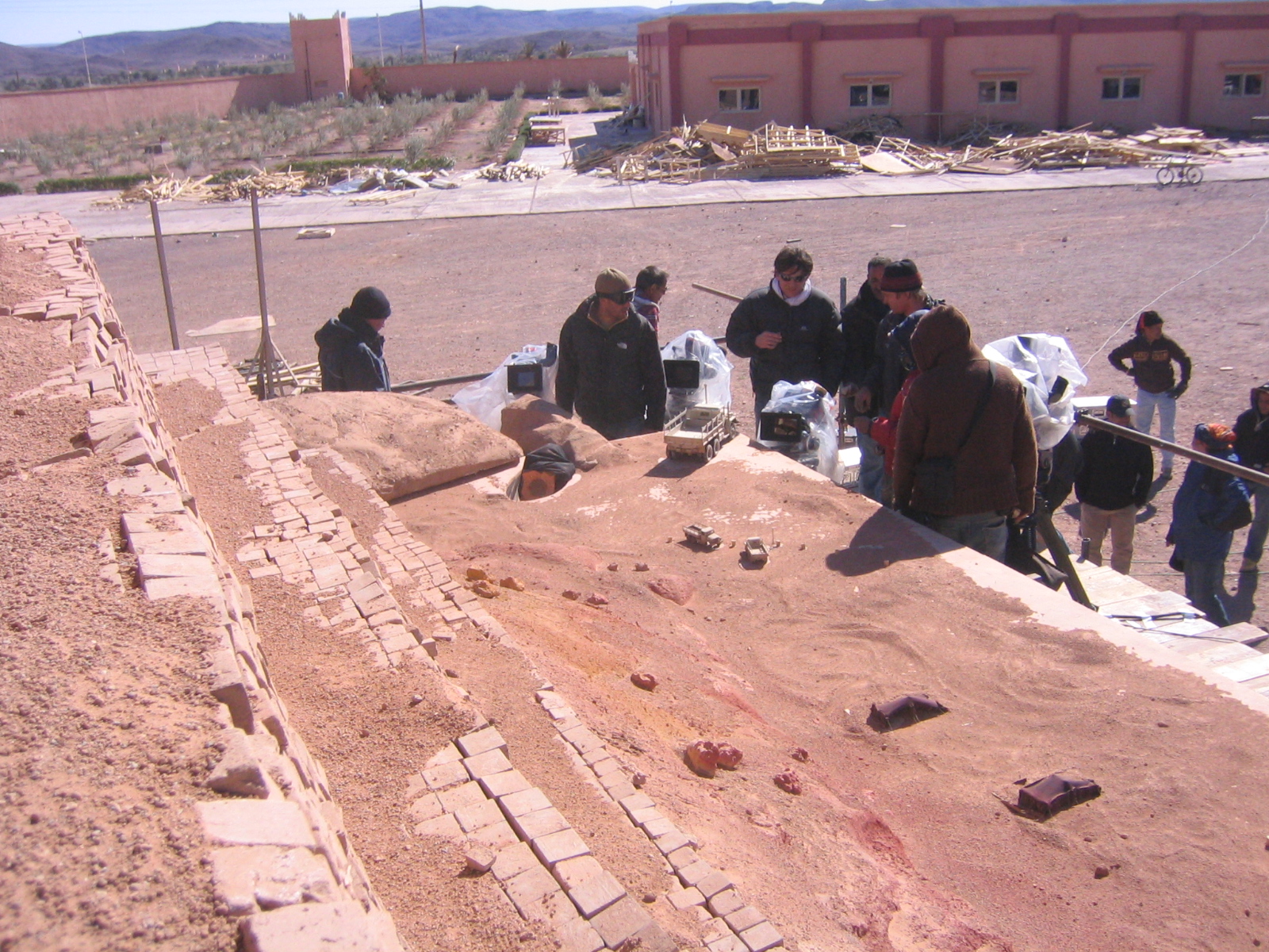 Prisoners of the sun Pyramid collapse reverse