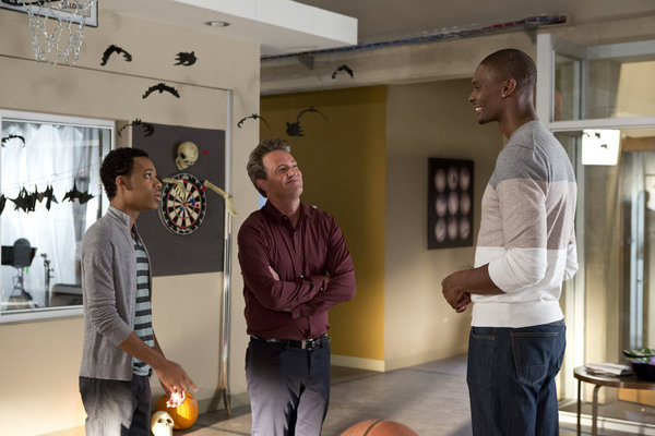 Still of Matthew Perry, Tyler James Williams and Chris Bosh in Go On: Videogame, Set, Match (2012)