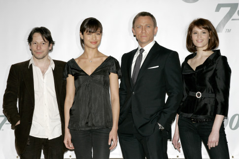Mathieu Amalric, Daniel Craig, Olga Kurylenko and Gemma Arterton at event of Paguodos kvantas (2008)