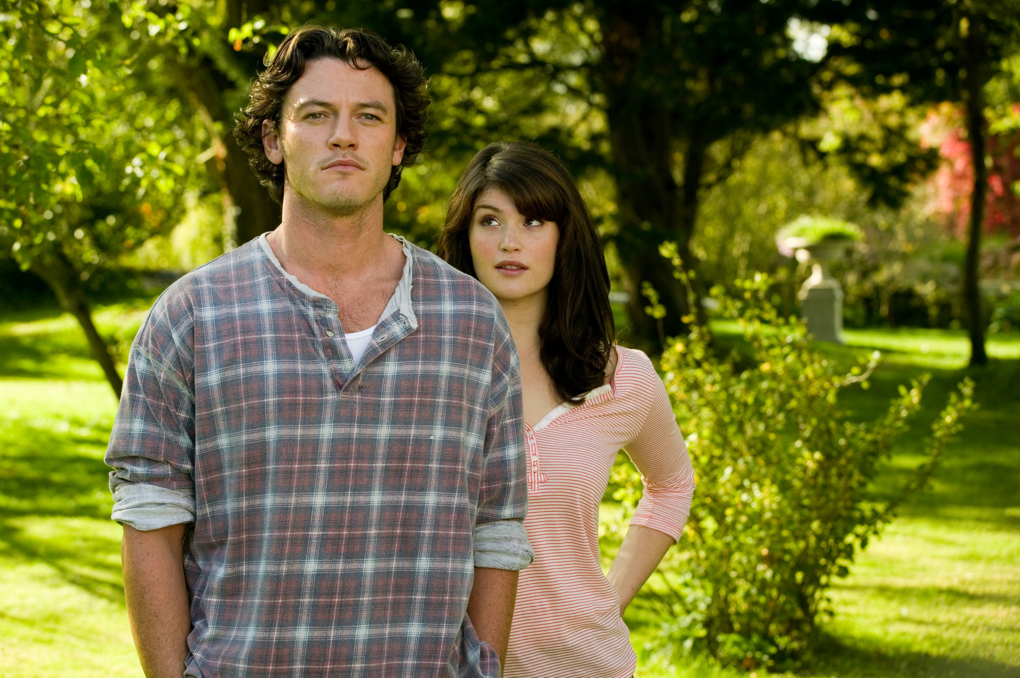 Still of Luke Evans and Gemma Arterton in Tamara Drewe (2010)