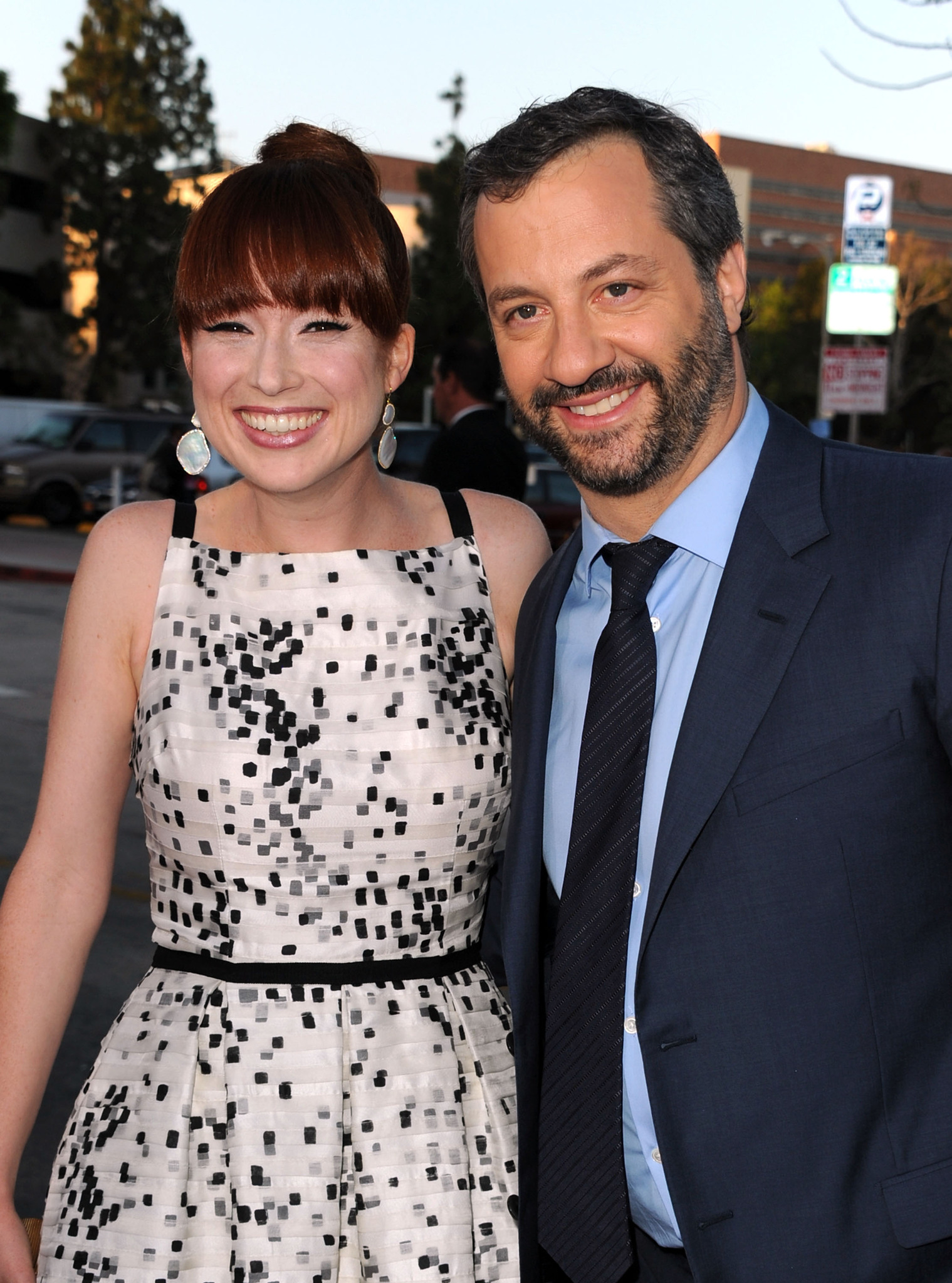 Judd Apatow and Ellie Kemper at event of Sunokusios pamerges (2011)