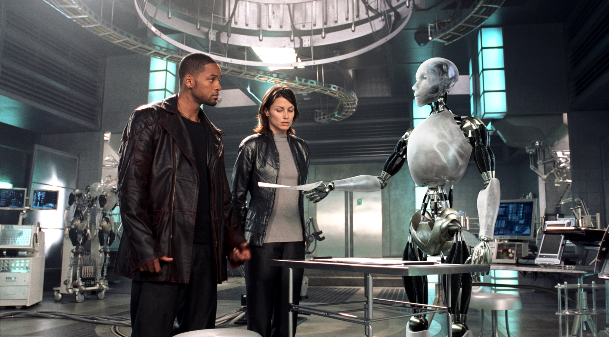 Still of Will Smith, Bridget Moynahan and Joanna Capitano in I, Robot (2004)