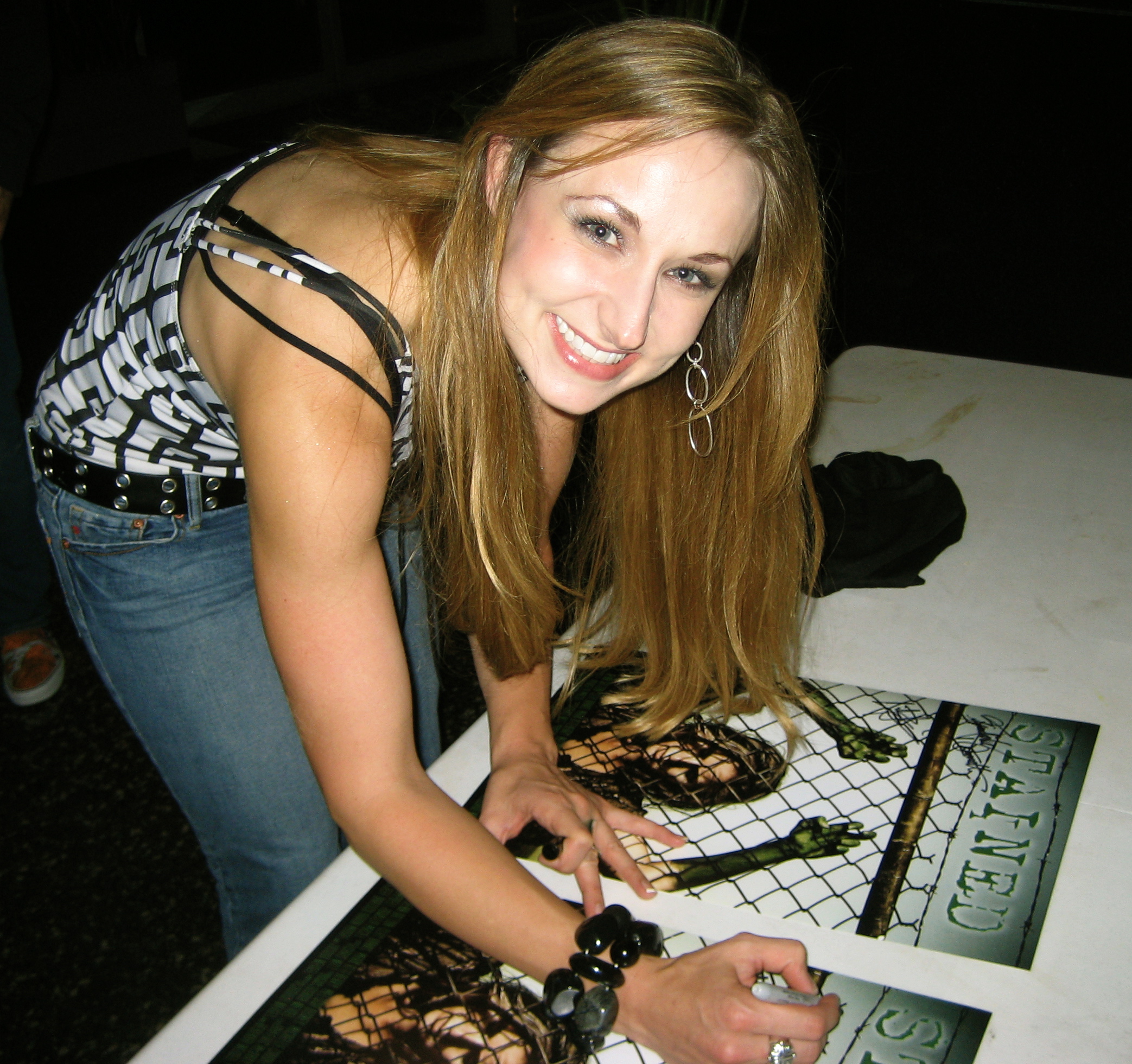 Kimberly Durrett at event of 168 Film Festival's 2008 Best Picture, Stained, autographing poster