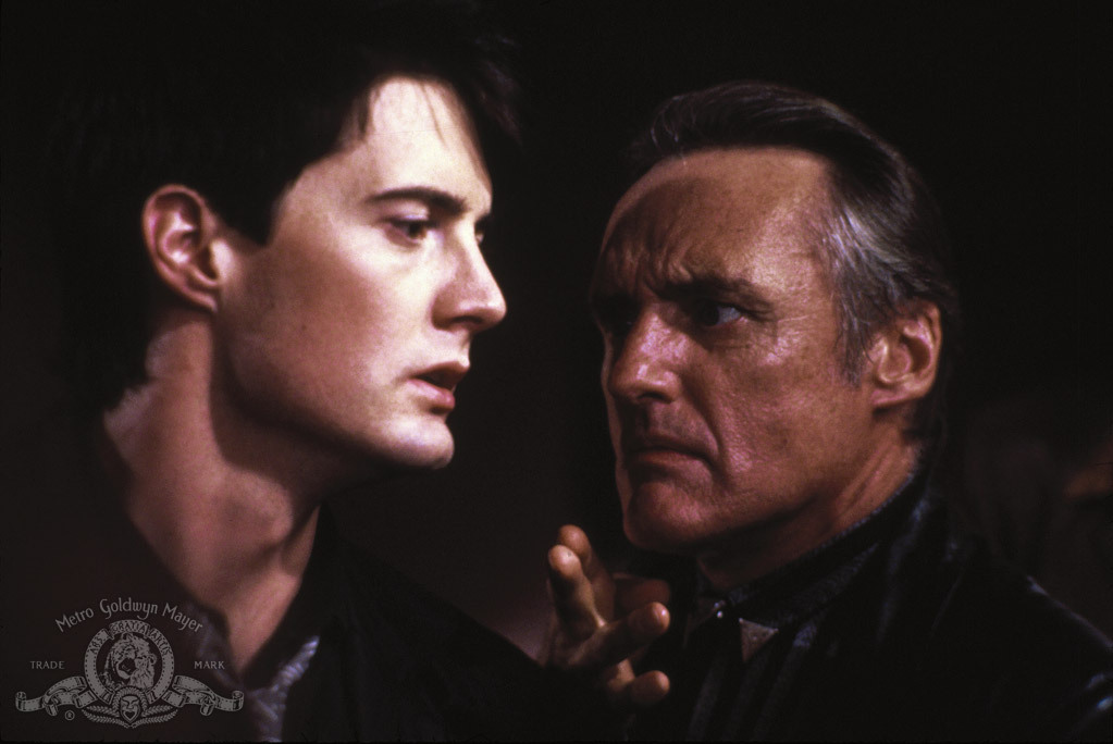 Still of Dennis Hopper and Kyle MacLachlan in Blue Velvet (1986)