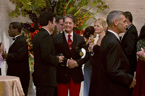 Still of Kyle MacLachlan, Jennifer Morrison and Josh Radnor in Kaip as susipazinau su jusu mama (2005)