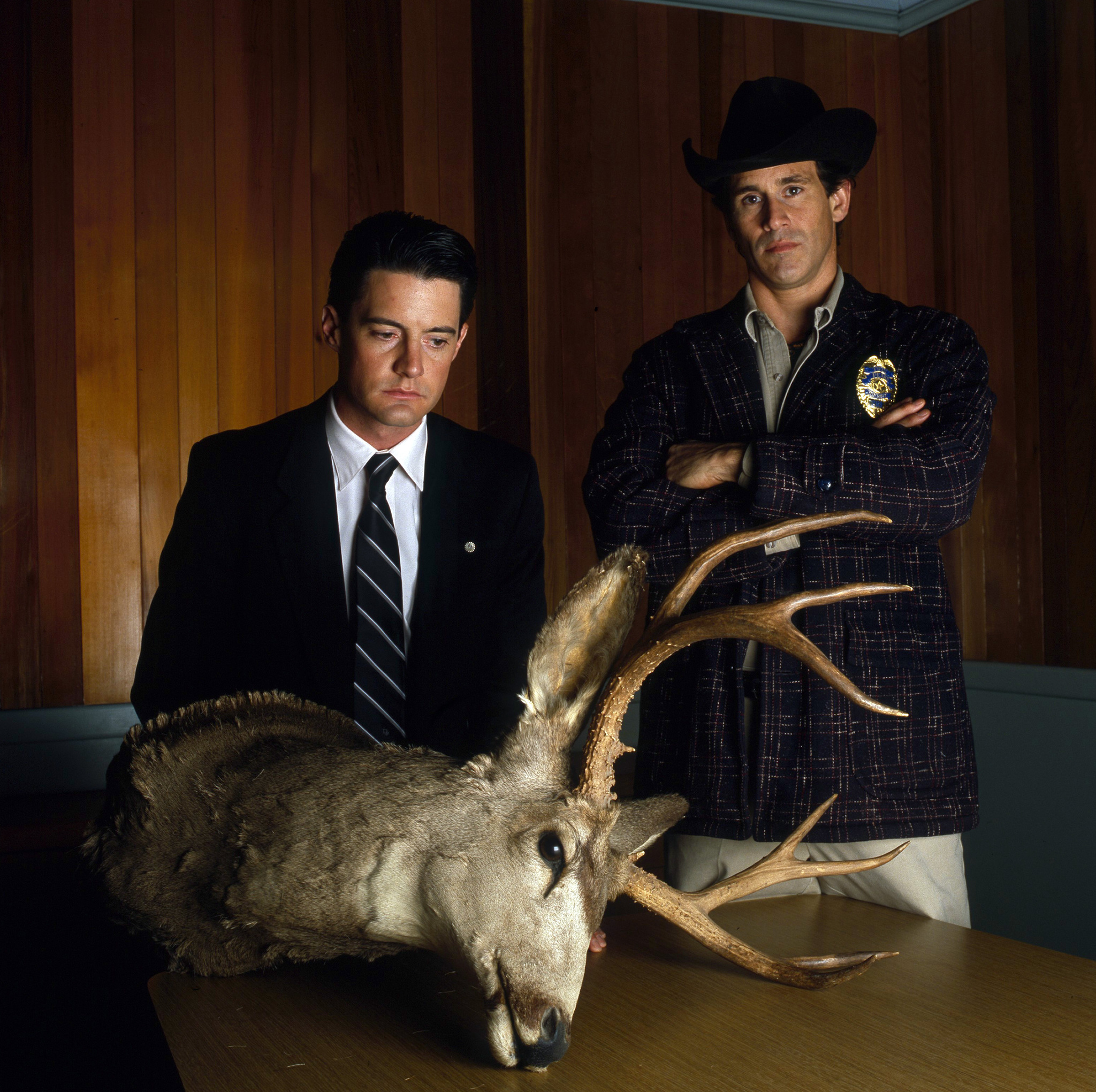 Still of Kyle MacLachlan and Michael Ontkean in Twin Pykso miestelis (1990)