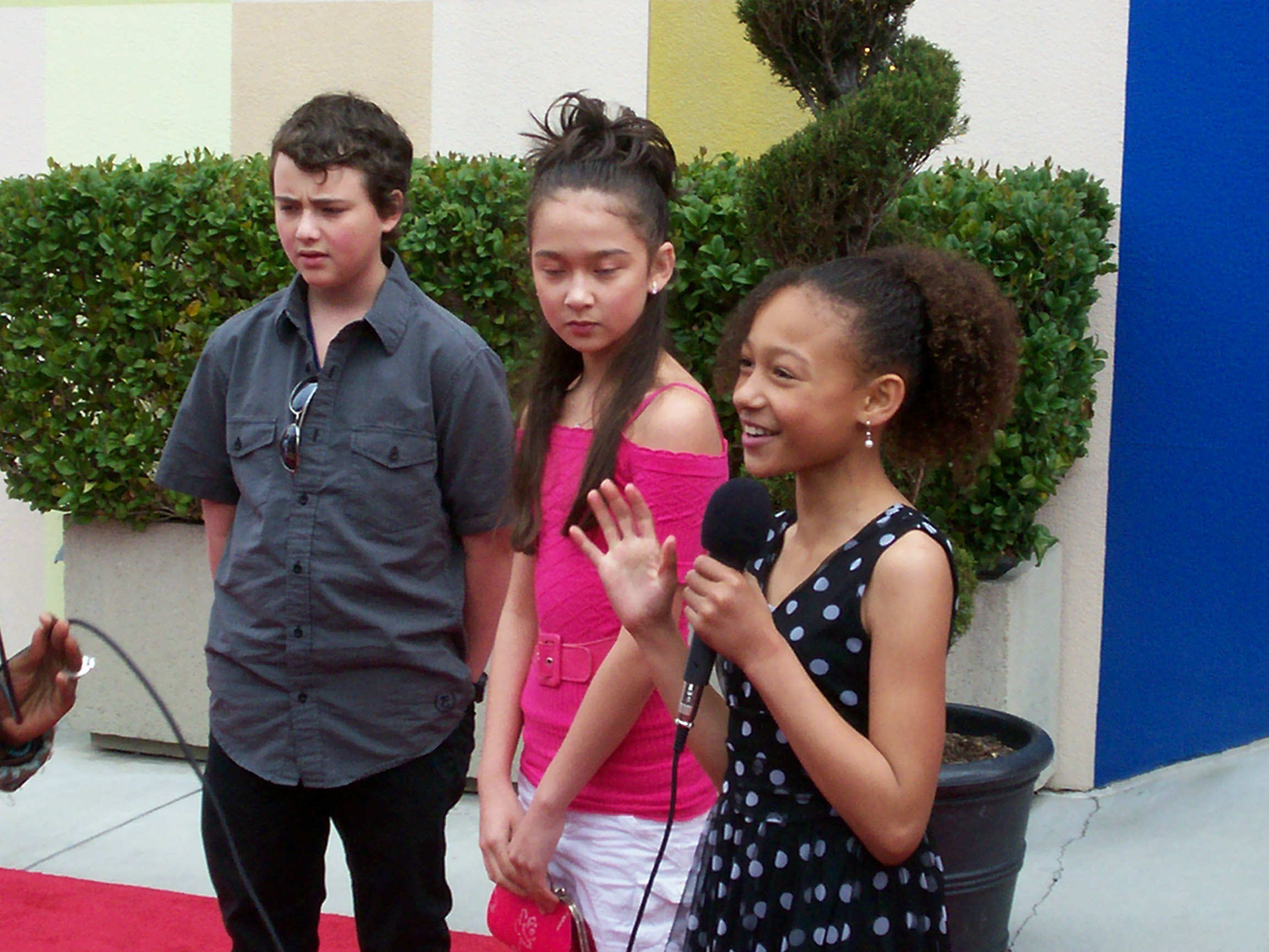 Samantha being interviewed at the 2009 CARE Awards, Universal Studios Hollywood