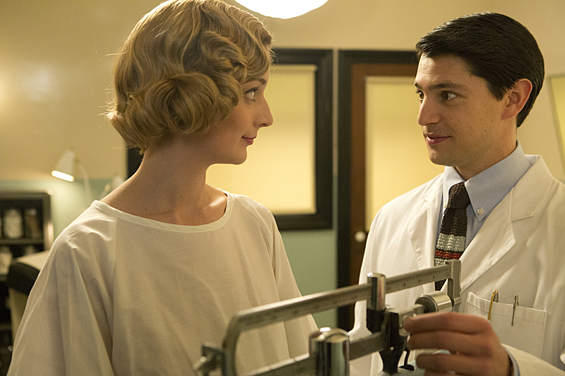 Still of Nicholas D'Agosto and Caitlin FitzGerald in Masters of Sex (2013)