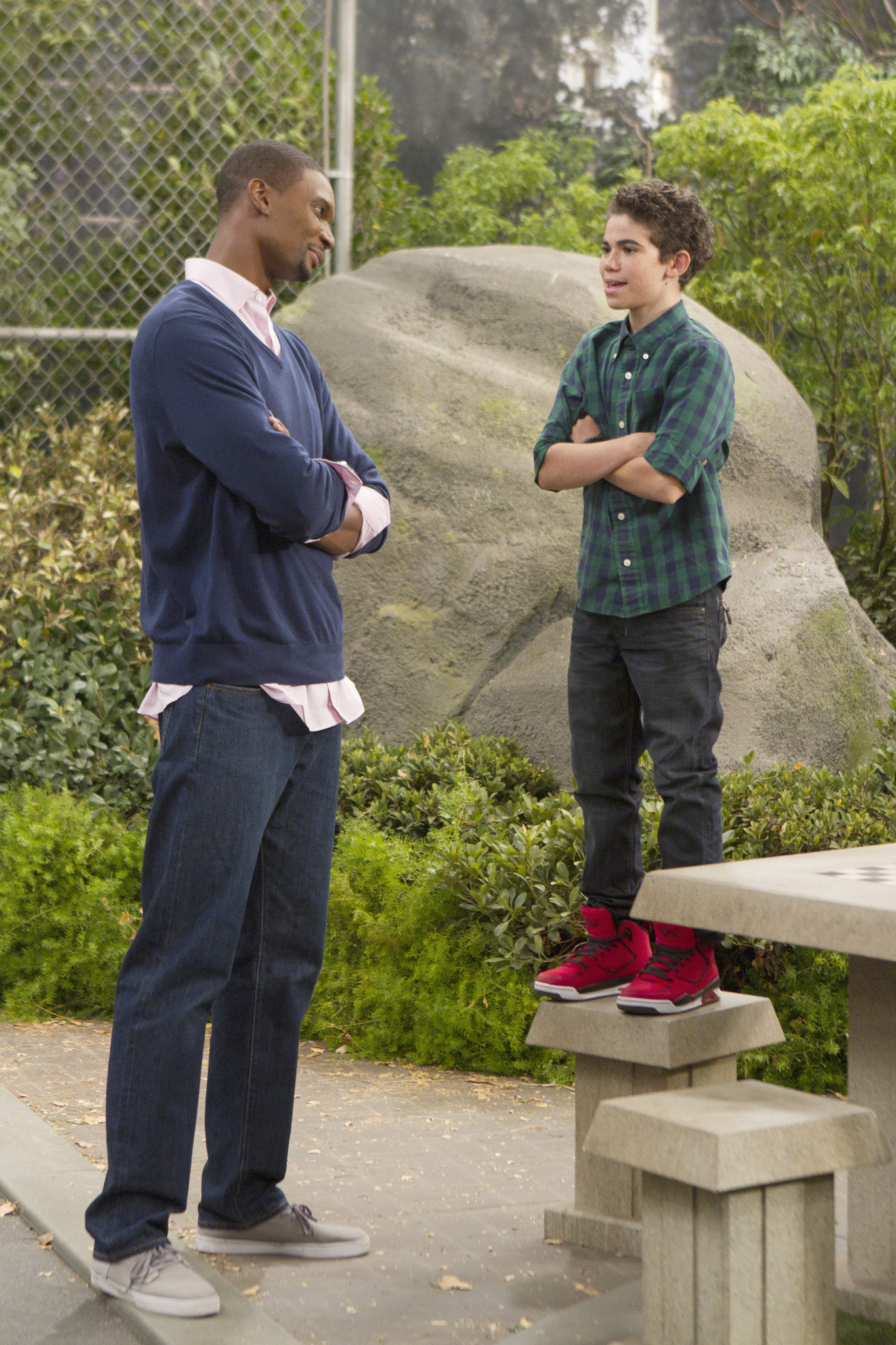 Still of Chris Bosh and Cameron Boyce in Jessie: Say Yes to the Messy Dress (2013)