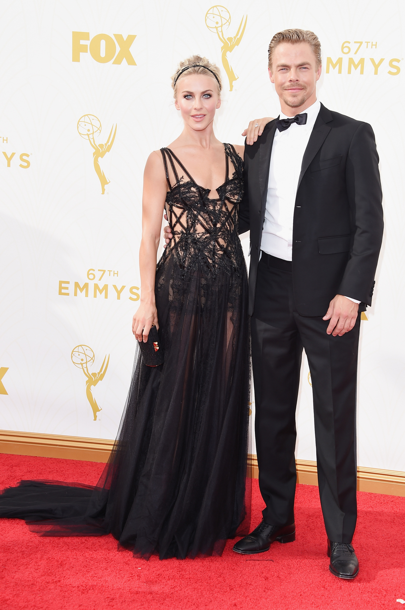 Julianne Hough and Derek Hough at event of The 67th Primetime Emmy Awards (2015)