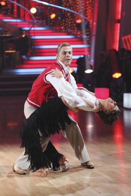 Still of Jennifer Grey and Derek Hough in Dancing with the Stars (2005)