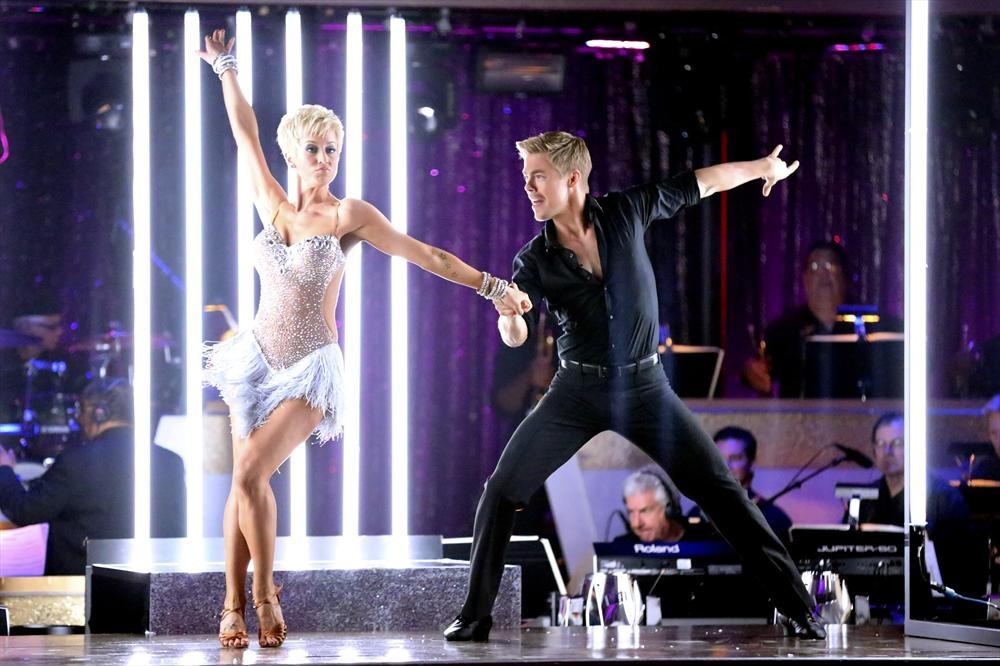 Still of Kellie Pickler and Derek Hough in Dancing with the Stars: Week 1: Performance Show (2013)