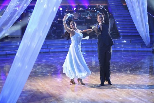 Still of Ricki Lake and Derek Hough in Dancing with the Stars (2005)