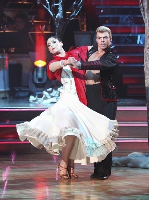 Still of Ricki Lake and Derek Hough in Dancing with the Stars (2005)