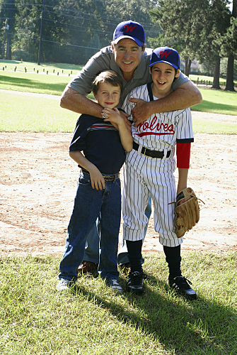 Still of Treat Williams, Dominic Scott Kay and Charles Henry Wyson in Front of the Class (2008)