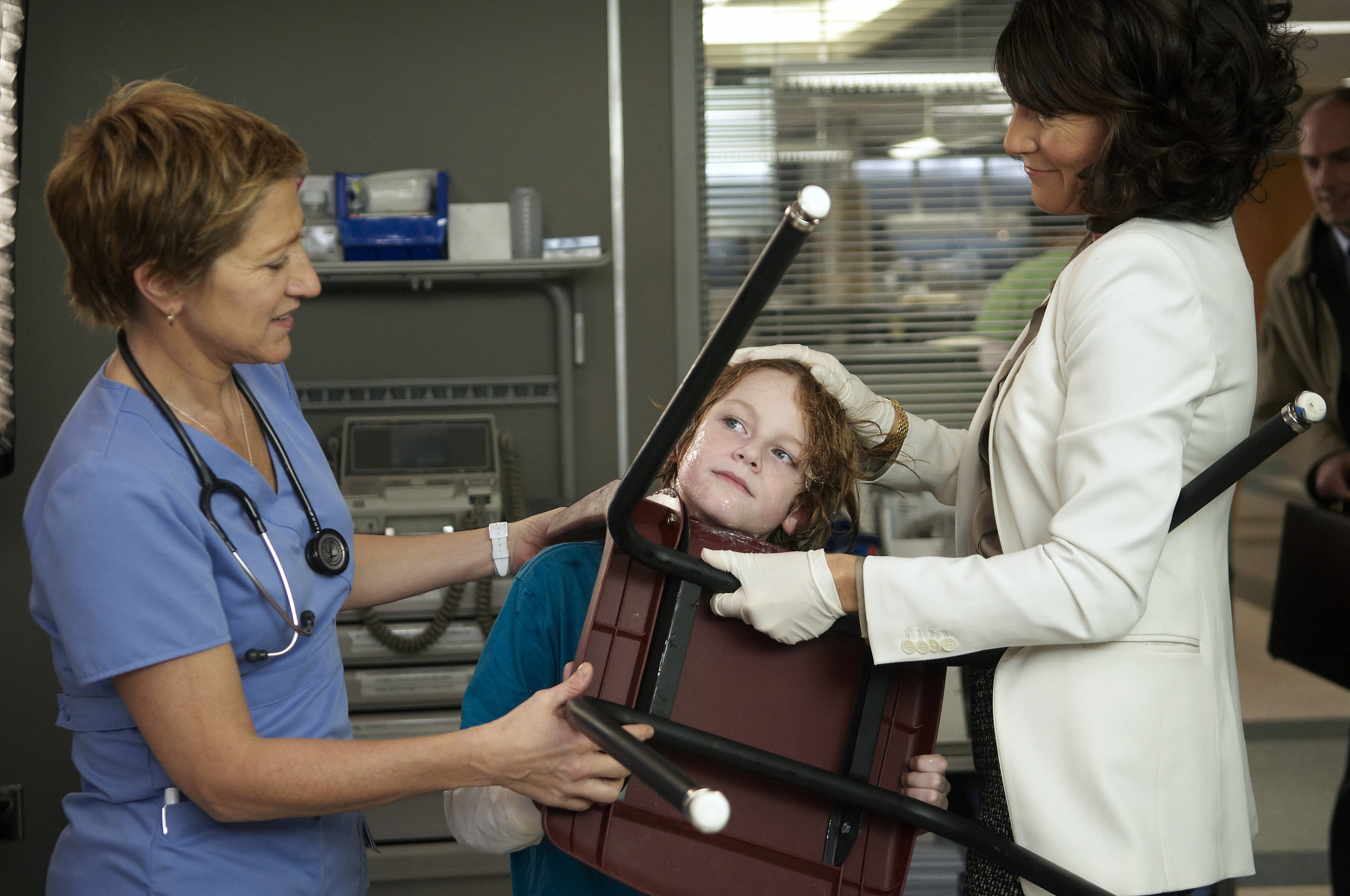 Still of Edie Falco, Eve Best and Liam Foley in Nurse Jackie (2009)