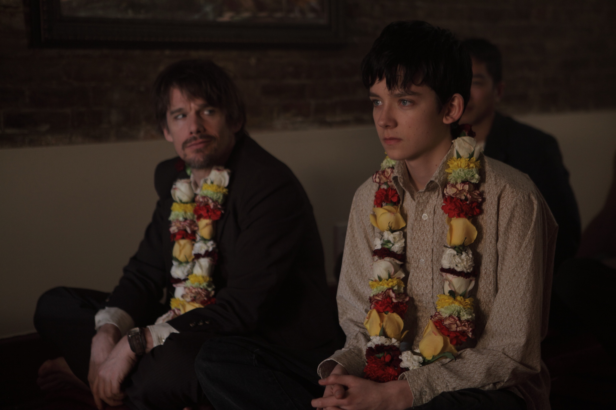 Still of Ethan Hawke and Asa Butterfield in Ten Thousand Saints (2015)