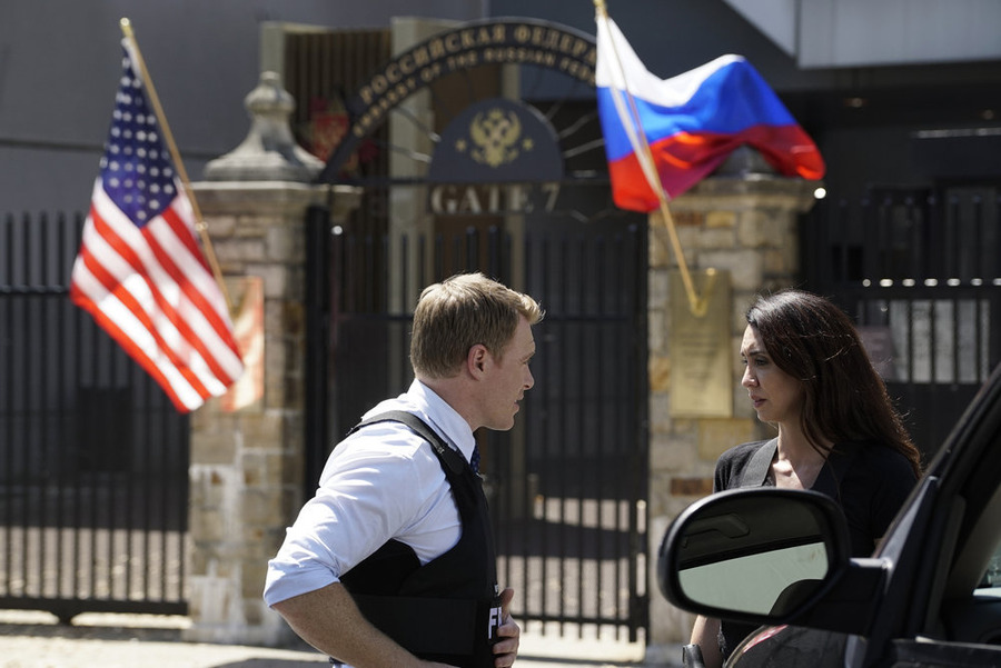 Still of Diego Klattenhoff and Mozhan Marnò in The Blacklist (2013)