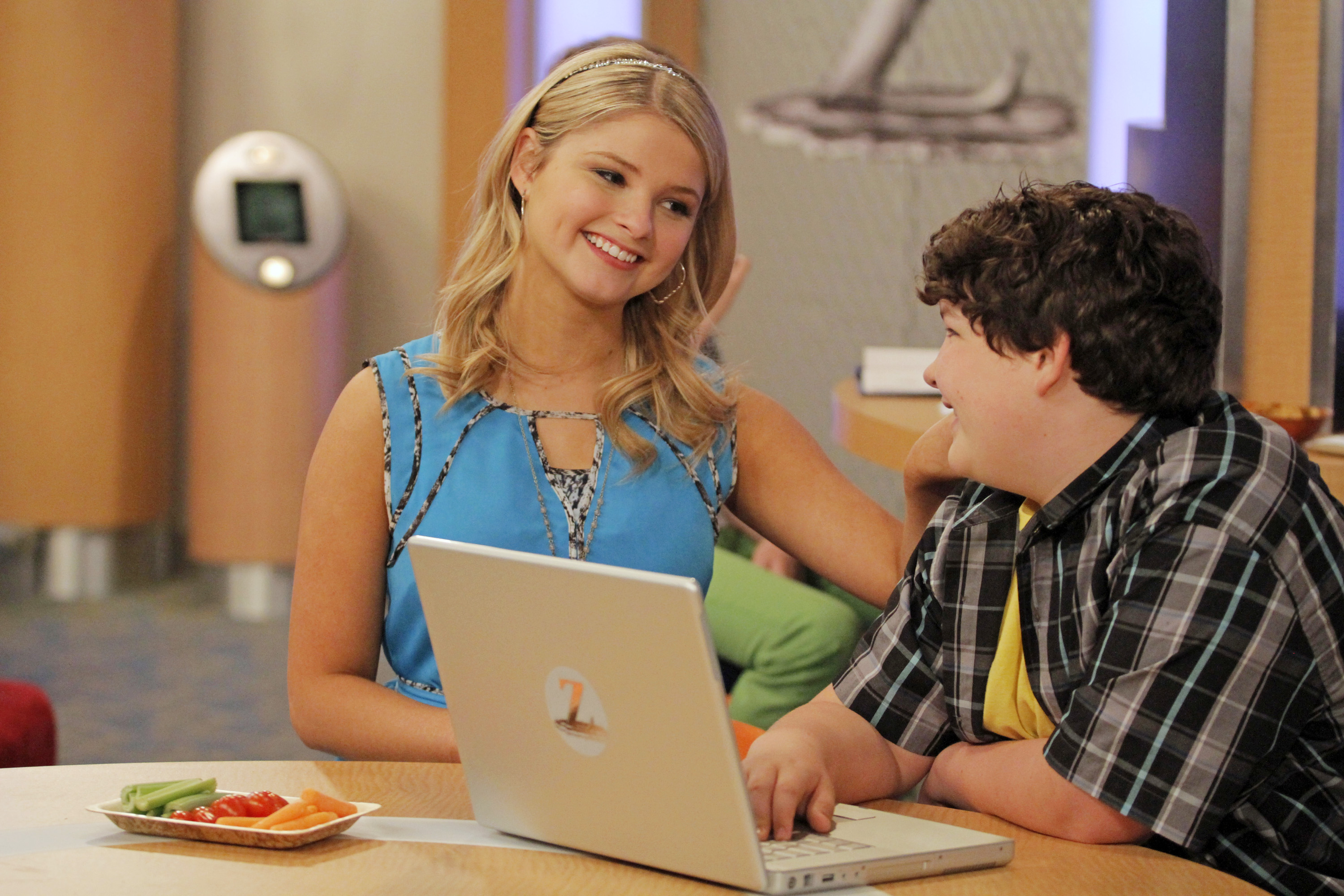 Still of Stefanie Scott and Aedin Mincks in A.N.T. Farm (2011)