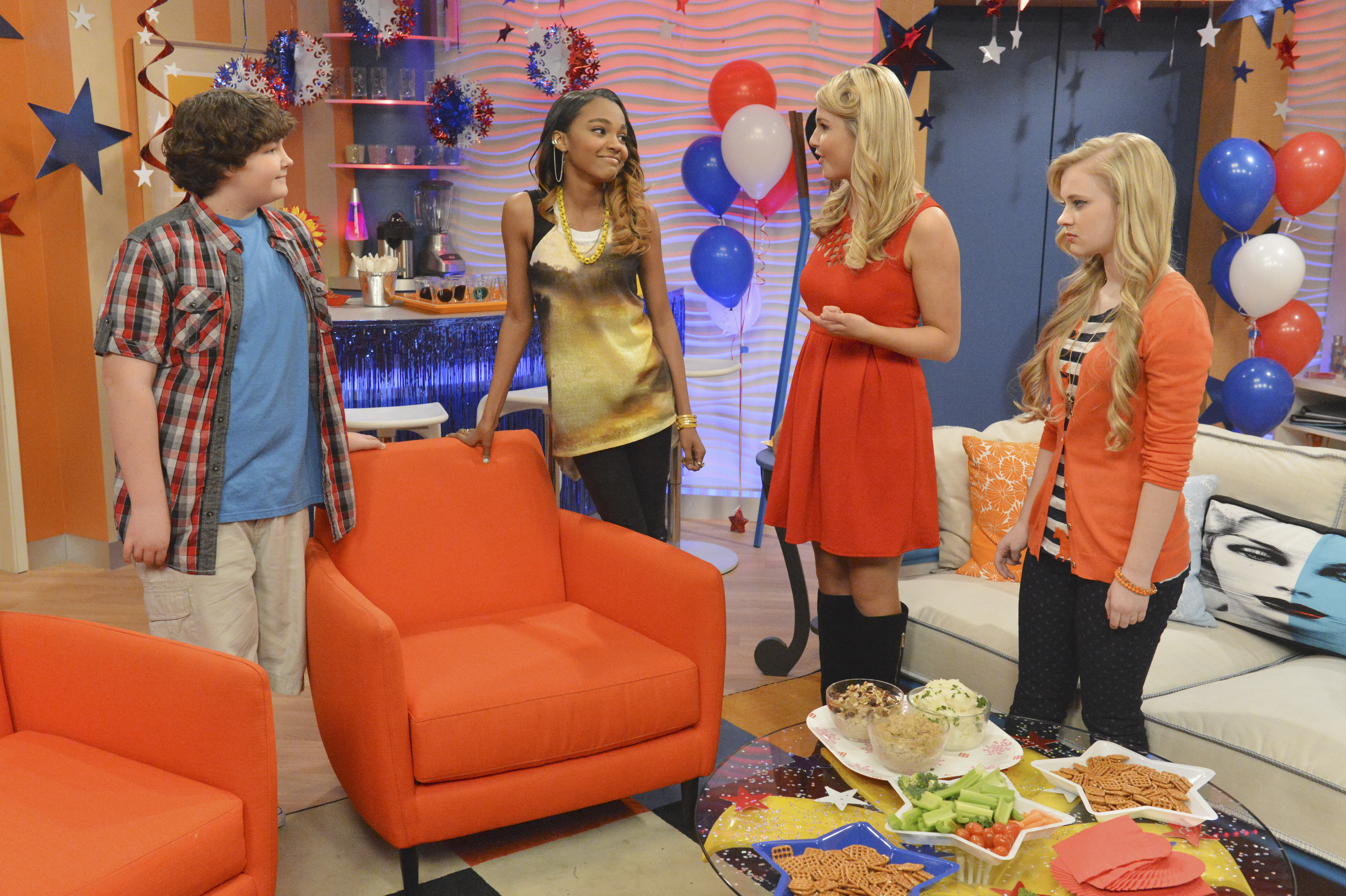 Still of China Anne McClain, Lauryn Alisa McClain, Stefanie Scott, Sierra McCormick and Aedin Mincks in A.N.T. Farm (2011)