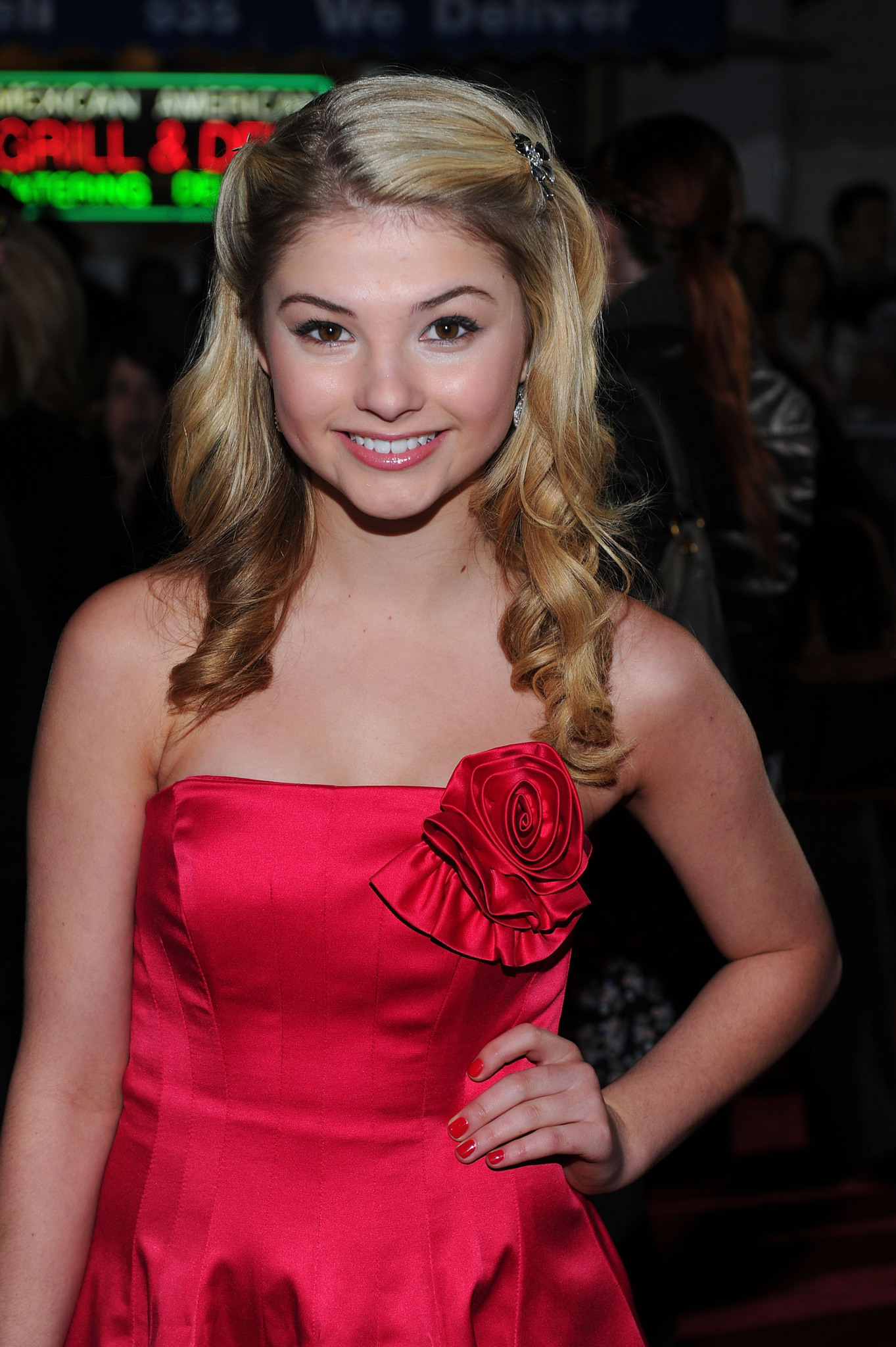 Stefanie Scott at event of Be isipareigojimu (2011)