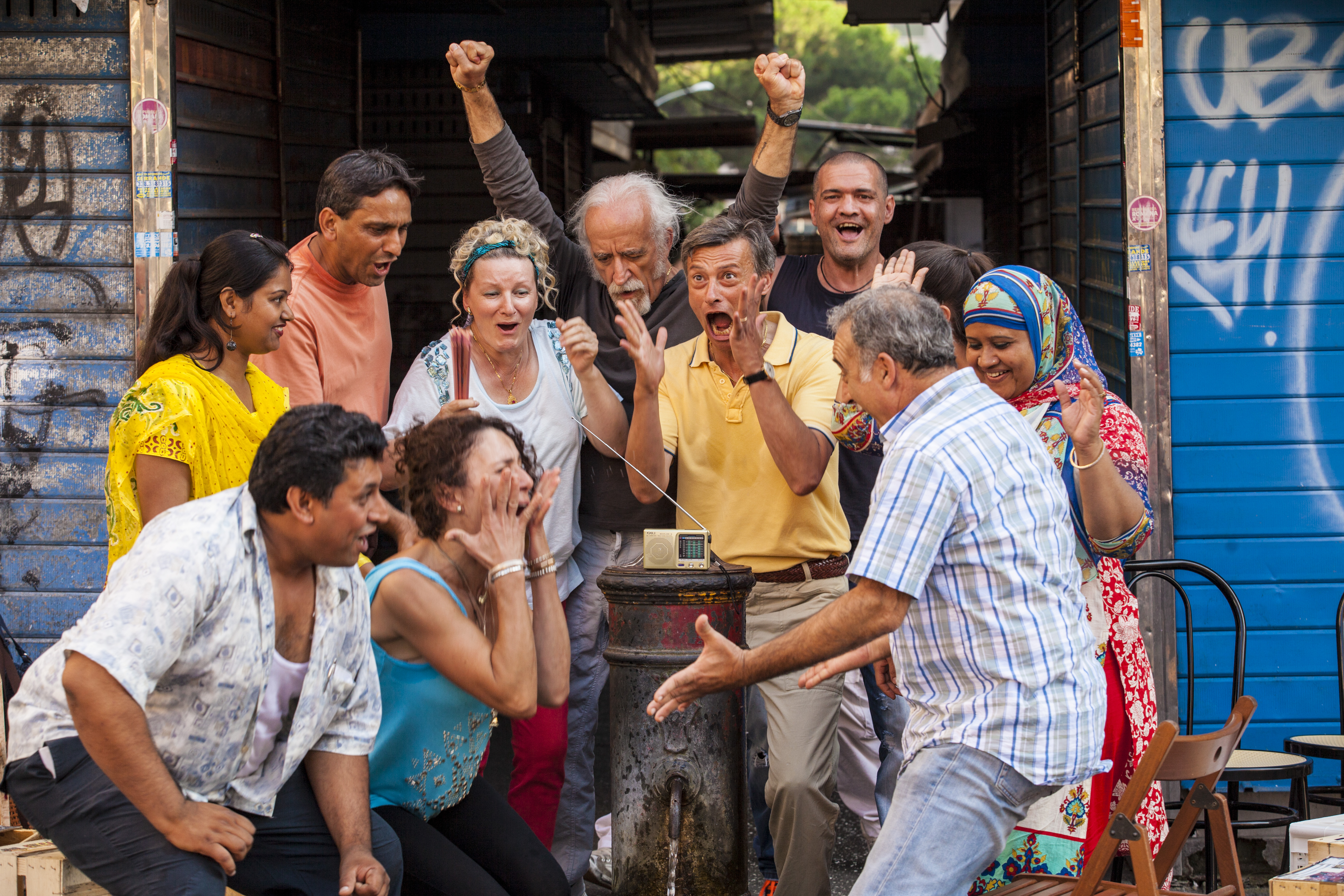 Still of Emanuel Bevilacqua, Lorenzo Gioielli, Nicola Pistoia, Cristina Pellegrino and Alla Krasovitzkaya in Arance e martello (2014)