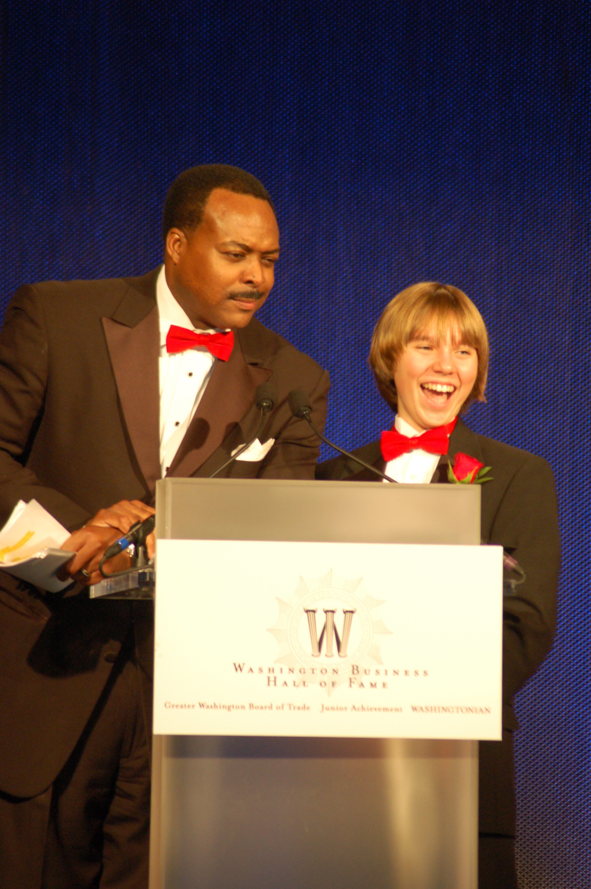 Kent Jenkins co-hosts the Washington Business Hall of Fame Gala with ABC 7/WJLA-TV News Anchor Leon Harris