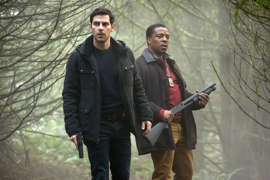 Still of Russell Hornsby and David Giuntoli in Grimm (2011)