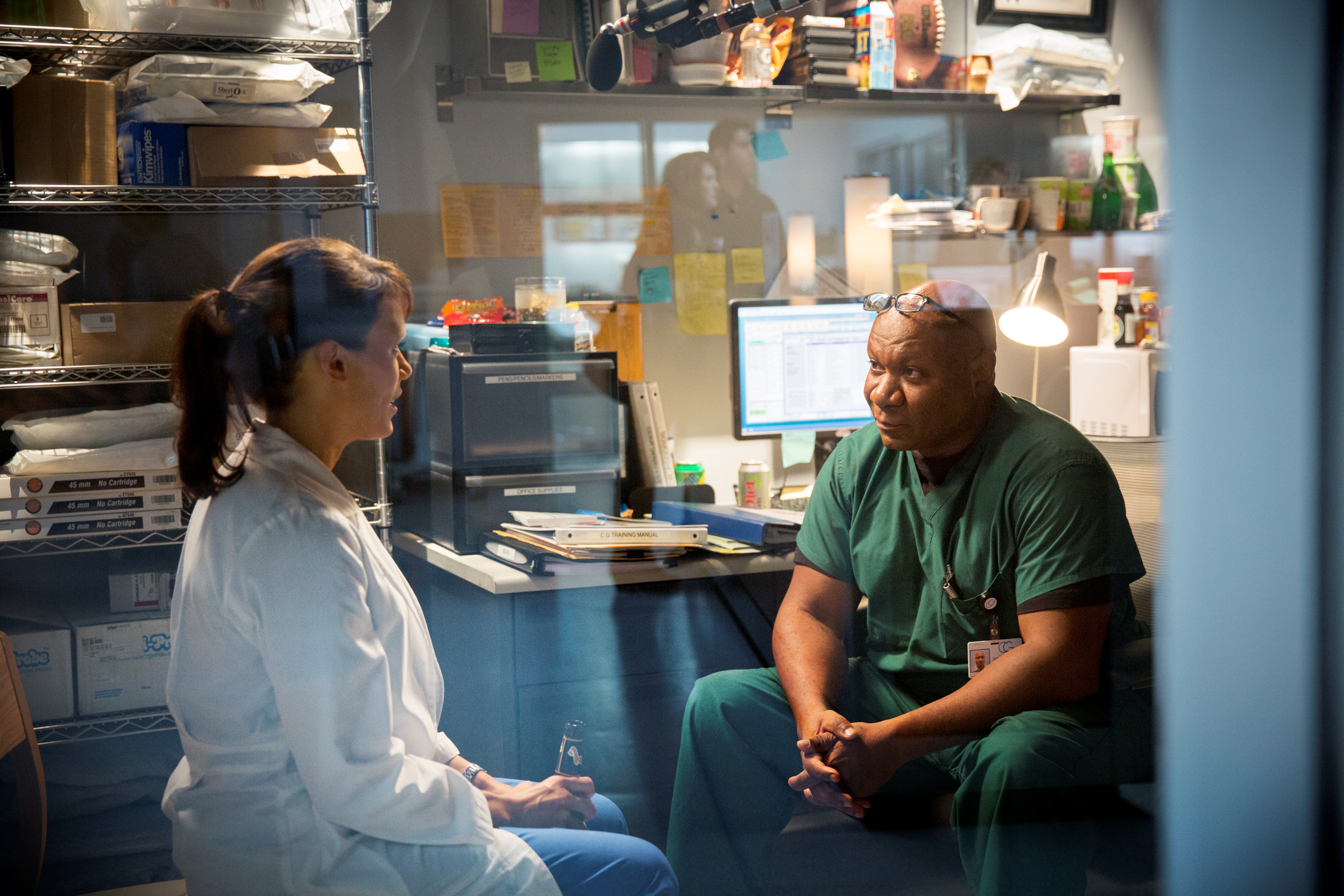 Emily Swallow and Ving Rhames on TNT's MONDAY MORNINGS
