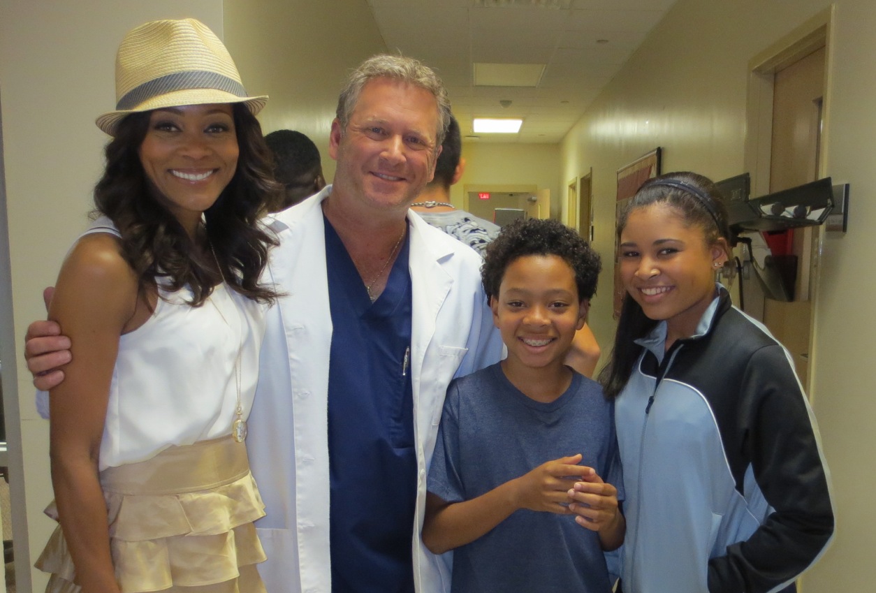 Tony Senzamici as Dr. Williams with Robin Givens,Taylor Ruffin, and Tyler Humphrey on the set of Angel's Wings