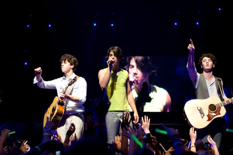 Still of The Jonas Brothers, Kevin Jonas, Joe Jonas and Nick Jonas in Jonas Brothers: koncertas trimateje erdveje (2009)