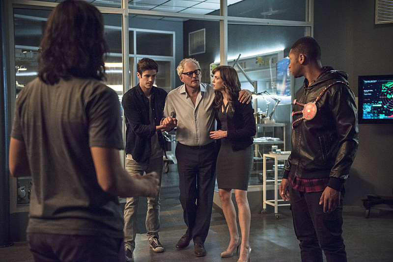 Still of Victor Garber, Danielle Panabaker and Grant Gustin in The Flash (2014)