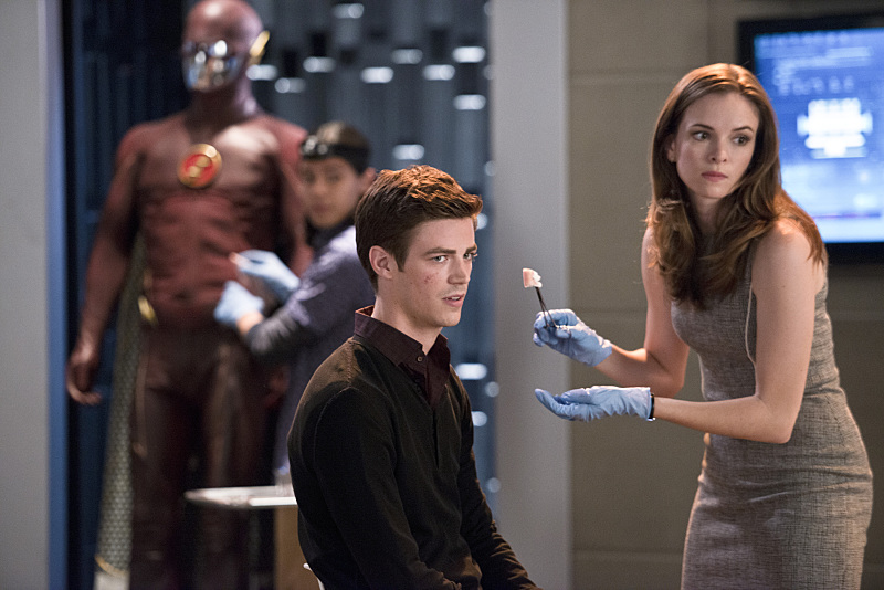 Still of Danielle Panabaker and Grant Gustin in The Flash (2014)