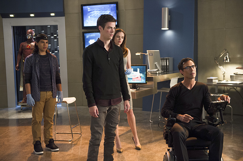 Still of Tom Cavanagh, Danielle Panabaker, Grant Gustin and Carlos Valdes in The Flash (2014)