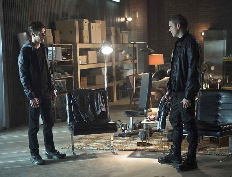 Still of Wentworth Miller and Grant Gustin in The Flash (2014)