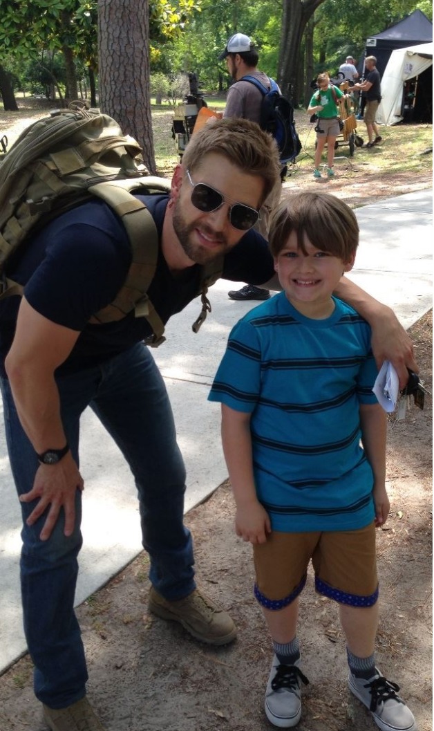 Brody Rose with Mike Vogel on the set of 