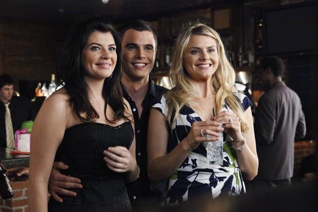 Still of Ryan Sypek, Casey Wilson and Eliza Coupe in Happy Endings (2011)
