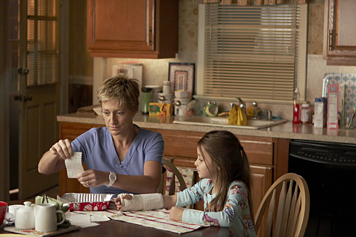 Still of Edie Falco and Mackenzie Aladjem in Nurse Jackie (2009)