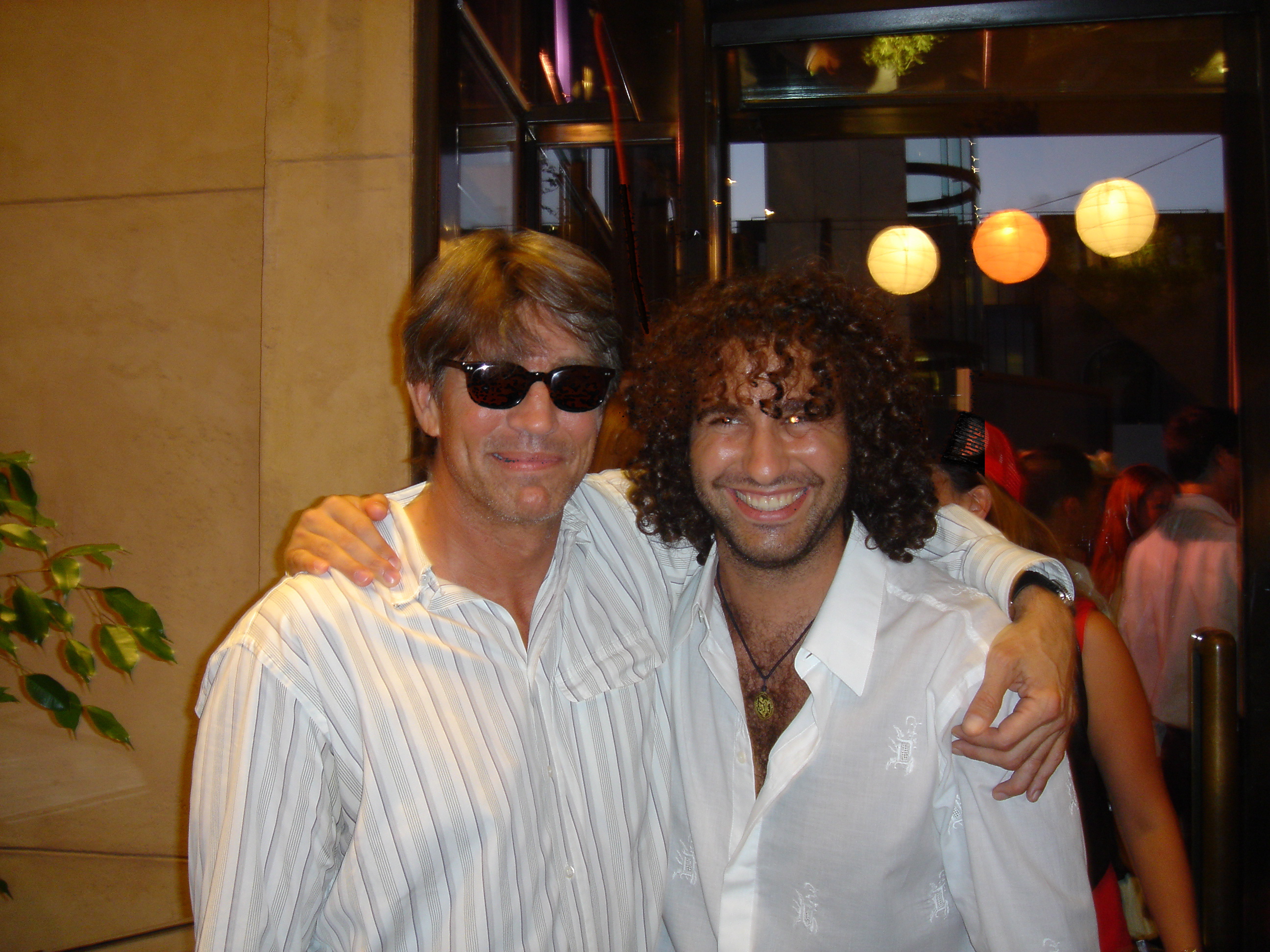 Diego Calderón and Eric Roberts at event on Rodeo Drive.