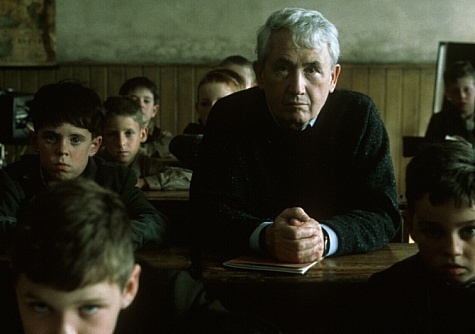 Still of Frank McCourt in Angela's Ashes (1999)