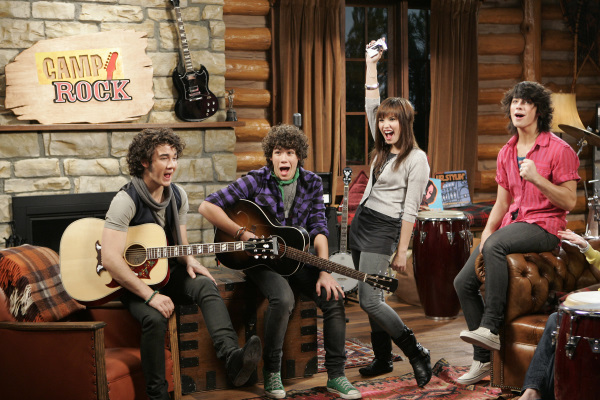 Still of Demi Lovato, Kevin Jonas, Joe Jonas and Nick Jonas in Camp Rock (2008)
