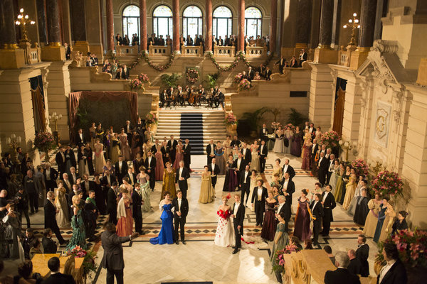 Still of Nonso Anozie, Jessica De Gouw, Katie McGrath, Oliver Jackson-Cohen and Jack Fox in Dracula (2013)