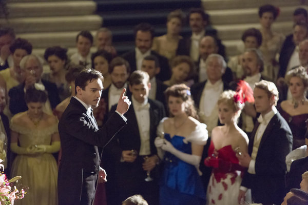 Still of Jonathan Rhys Meyers, Jessica De Gouw, Katie McGrath, Oliver Jackson-Cohen and Jack Fox in Dracula (2013)